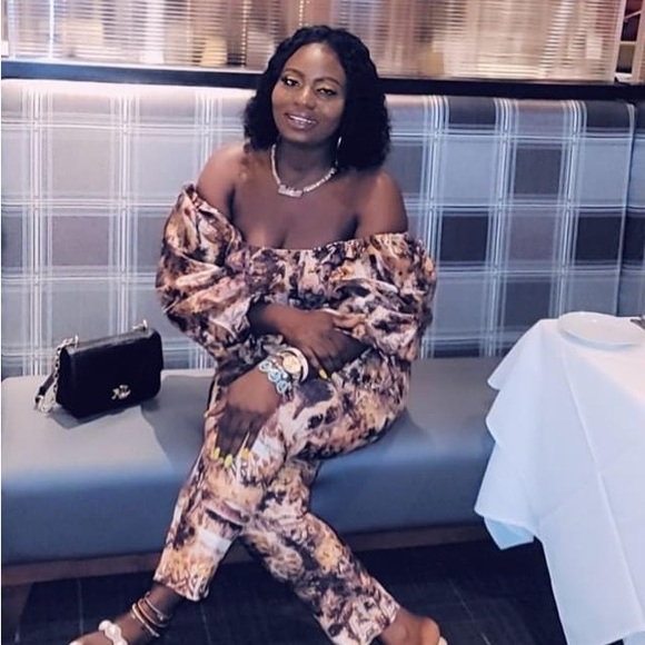 Two piece - Picture 2 of 8